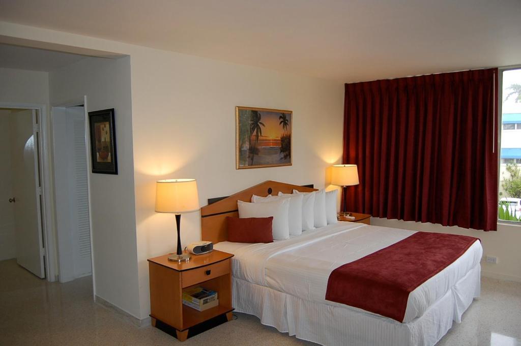 Alcazar Resort- Gay Mens Resort Форт-Лодердейл Номер фото